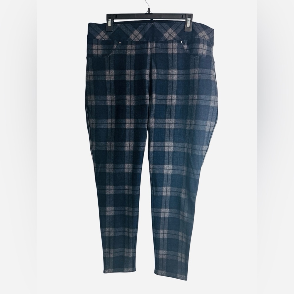 Investments Slim Factor Leggings in Dark Blue